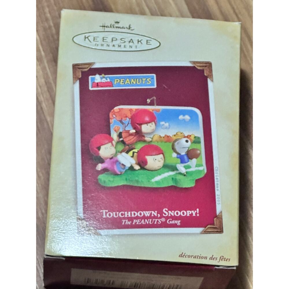 Hallmark Charlie Brown Touchdown Snoopy Ornament
